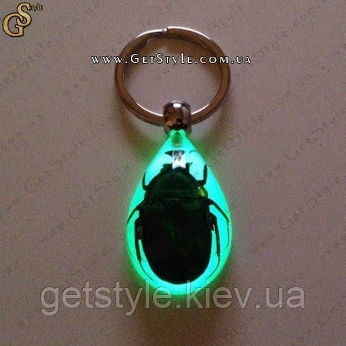 Брелок с изумрудным жуком - "Green Bug" светиться в темноте 1556 фото